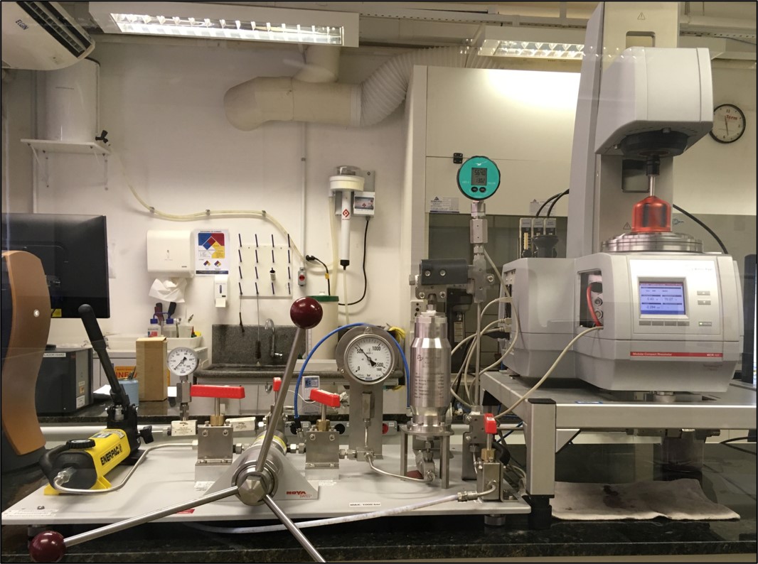 Rheology of drilling fluids under high pressure and high temperature